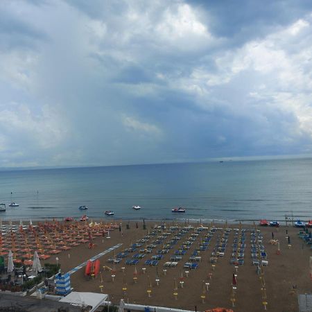 Bral Apartments 9 Durrës Esterno foto